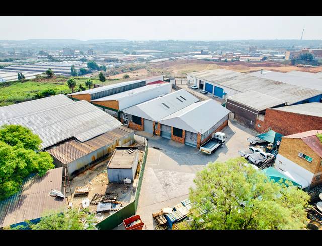 1,323M² BUILDING FOR SALE IN PARK CENTRAL